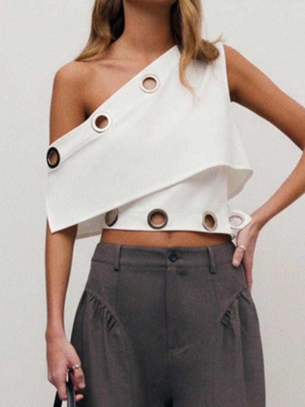 White Casual Women's One-Shoulder Asymmetrical Metal Eyelet Top - Picture 5 of 11